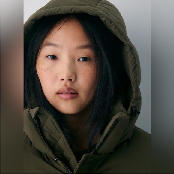 NWOT Aritzia THE SUPER PUFF™ Shorty - cliMATTE™ - Picture 4 of 8